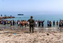 Ισπανία: Καταγγελίες για βασανιστήρια μεταναστών από Ισπανούς στρατιωτικούς στη Θέουτα
