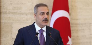 Χακάν Φιντάν: «Απειλή για εμάς η στρατικοποίηση των ελληνικών νησιών»