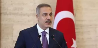 Χακάν Φιντάν: «Απειλή για εμάς η στρατικοποίηση των ελληνικών νησιών» Χακάν Φιντάν: «Απειλή για εμάς η στρατικοποίηση των ελληνικών νησιών»