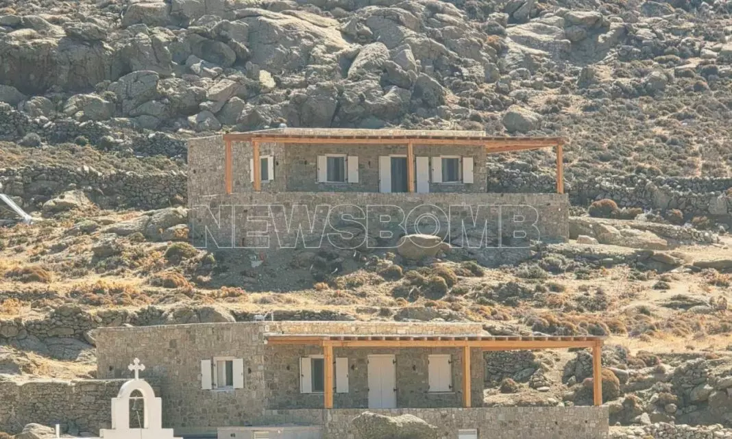 Υπό αστυνομική φρούρηση η Πολεοδομία Μυκόνου: Στο μικροσκόπιο τα αρχεία της υπηρεσίας