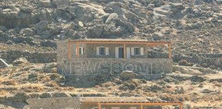 Υπό αστυνομική φρούρηση η Πολεοδομία Μυκόνου: Στο μικροσκόπιο τα αρχεία της υπηρεσίας Υπό αστυνομική φρούρηση η Πολεοδομία Μυκόνου: Στο μικροσκόπιο τα αρχεία της υπηρεσίας