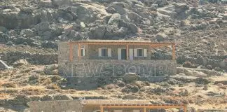 Υπό αστυνομική φρούρηση η Πολεοδομία Μυκόνου: Στο μικροσκόπιο τα αρχεία της υπηρεσίας Υπό αστυνομική φρούρηση η Πολεοδομία Μυκόνου: Στο μικροσκόπιο τα αρχεία της υπηρεσίας