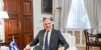 Παραμένουν οι απορίες από τη δήλωση Γεραπετρίτη Παραμένουν οι απορίες από τη δήλωση Γεραπετρίτη