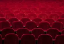 ΗΠΑ: Του έκανε παρατήρηση για το κινητό μέσα στο σινεμά και τον ψέκασε με σπρέι πιπεριού – Στο νοσοκομείο ακόμη δύο…
