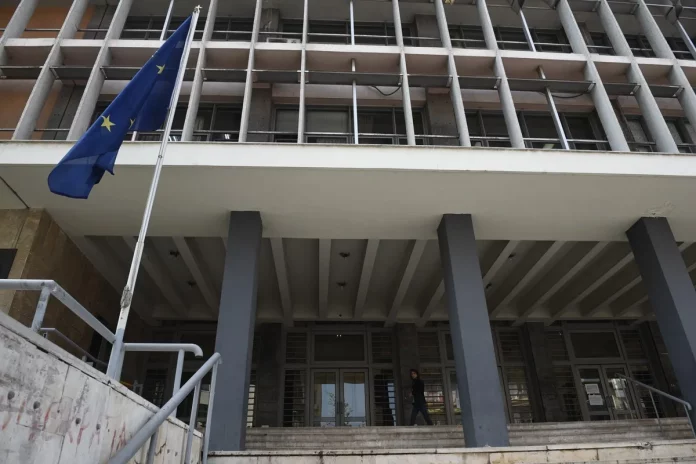 Θεσσαλονίκη: “Στο σκαμνί” 74 άτομα – “Φούσκωναν” ποσοστά αναπηρίας έναντι αμοιβής Θεσσαλονίκη: “Στο σκαμνί” 74 άτομα – “Φούσκωναν” ποσοστά αναπηρίας έναντι αμοιβής