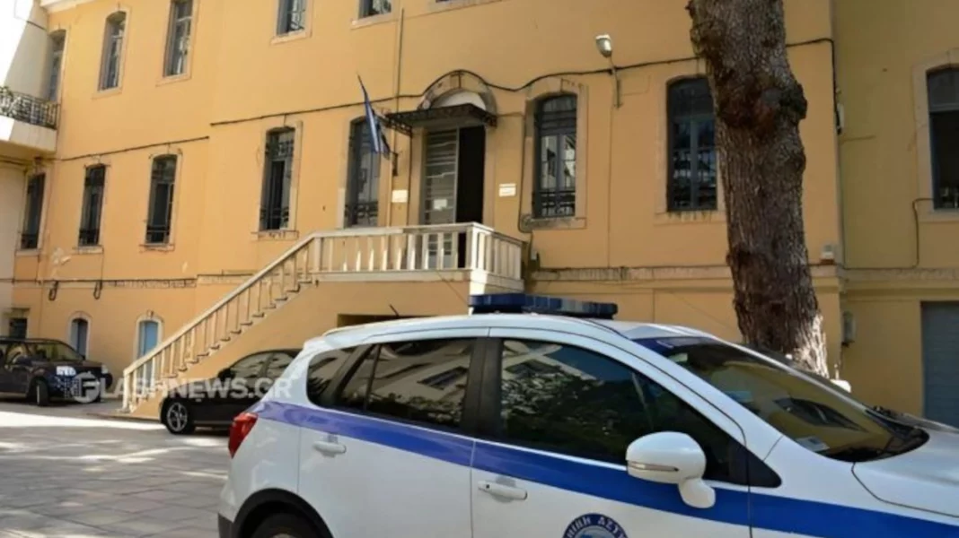 Ελεύθερη με περιοριστικούς όρους η 18χρονη που κατηγορείται για τον βαρύ τραυματισμό του βρέφους της στα Χανιά