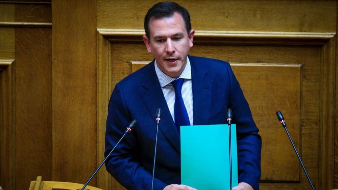 Δουδωνής τρολάρει Μητσοτάκη για τον διάλογο με Τούνη: Το τηλέφωνο στις 3 το πρωί Δουδωνής τρολάρει Μητσοτάκη για τον διάλογο με Τούνη: Το τηλέφωνο στις 3 το πρωί