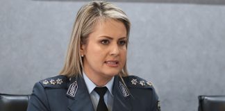 Θάνατος Μαζωνάκη: Άφαντη η λαδί κουβέρτα που φέρεται να ήταν σκεπασμένος στο ιατρείο