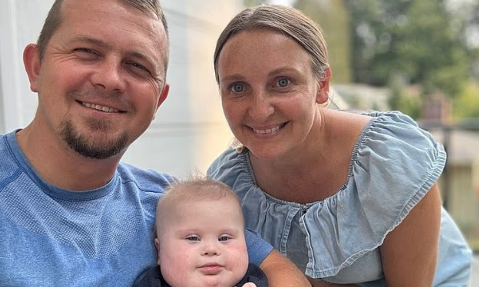 edf70889-nekromoro Γονείς γύρισαν σπίτι με το νεκρό μωρό στο αυτοκινήτου, λόγω άρνησης του νοσοκομείου να το μεταφέρει