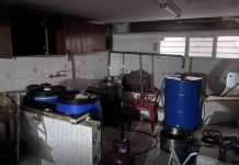 Έφοδος της ΕΛ.ΑΣ. σε αποθήκη-«καβάτζα» με κλεμμένα ηλεκτρονικά και παράνομο αποστακτήριο