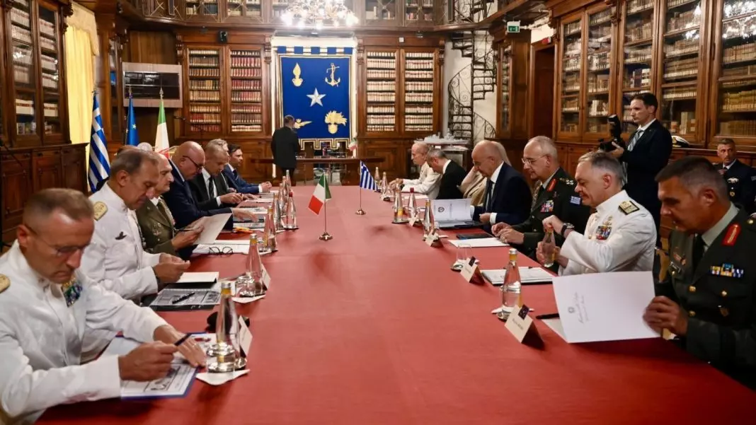 Ρώμη: Έπεσαν οι υπογραφές μεταξύ Ελλάδας και Ιταλίας για την απόκτηση δύο φρεγατών FREMM για το Πολεμικό Ναυτικό