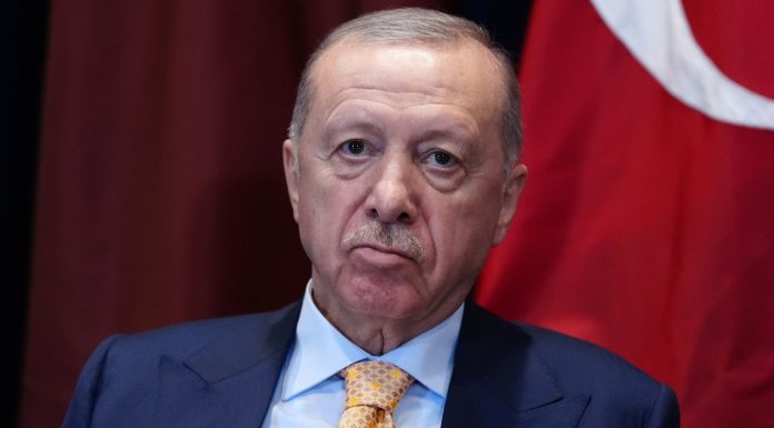 Μήνυμα Ερντογάν σε Μητσοτάκη: Οι σχέσεις μεταξύ των δύο χωρών είναι πολύ ευαίσθητες και πολύ σημαντικές για να…
