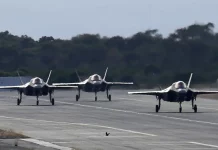 Συναγερμός στη Βρετανία: Εκκενώσεις κατοικιών και συλλήψεις για εκρηκτικά κοντά σε αμερικανική βάση Συναγερμός στη Βρετανία: Εκκενώσεις κατοικιών και συλλήψεις για εκρηκτικά κοντά σε αμερικανική βάση