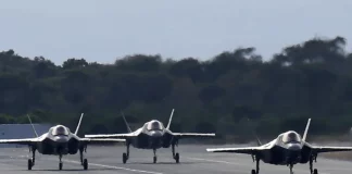 Συναγερμός στη Βρετανία: Εκκενώσεις κατοικιών και συλλήψεις για εκρηκτικά κοντά σε αμερικανική βάση Συναγερμός στη Βρετανία: Εκκενώσεις κατοικιών και συλλήψεις για εκρηκτικά κοντά σε αμερικανική βάση