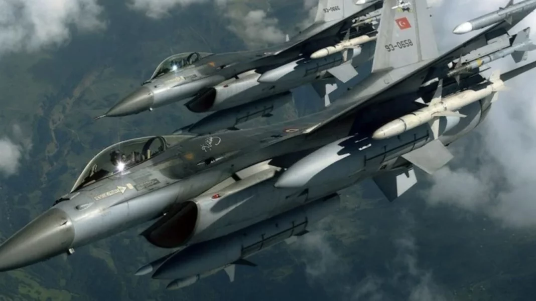 Βγήκαν πάλι τα τουρκικά F-16 στο Αιγαίο