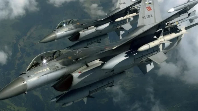 Βγήκαν πάλι τα τουρκικά F-16 στο Αιγαίο