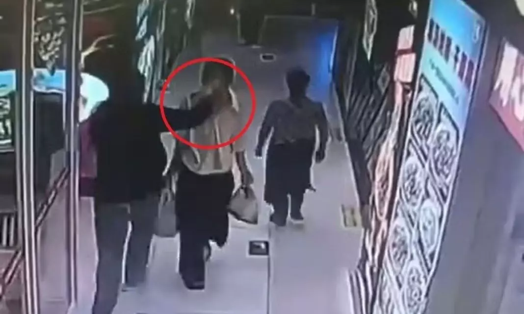 f631ceb2-0video-man-35-arrested-after-stabbing-women-in-eyes-in-horror-rampage Τρόμος στην Κίνα: Άνδρας μαχαίρωνε στο πρόσωπο περαστικές γυναίκες - Σημάδευε τα μάτια τους