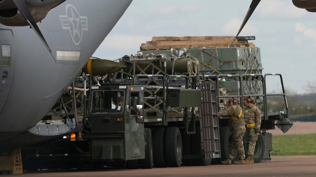 fairford Βρετανοί υπήκοοι οι πέντε συλληφθέντες για τρομοκρατικές ενέργειες στην αεροπορική βάση Φέρφορντ