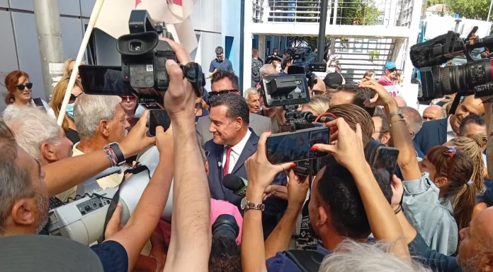Ο Γεωργιάδης τρόλαρε τους συνδικαλιστές στον Βόλο, και μετά αναρωτιέται στο Χ γιατί εύχονται να είχε πεθάνει αντί για…
