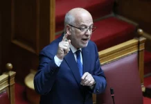 Φλωρίδης για Τέμπη: Απολύτως δικαιωμένη η φράση μου για τους πολιτικούς, που είναι για τα μπάζα