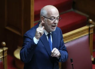 Φλωρίδης για Τέμπη: Απολύτως δικαιωμένη η φράση μου για τους πολιτικούς, που είναι για τα μπάζα