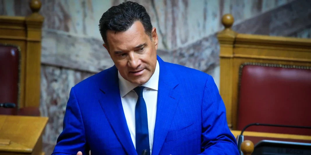 Γεωργιάδης για Βενιζέλειο: Είναι παλιό κτίριο, έπεσαν σοβάδες λόγω υγρασίας και διακινούν ψεύτικη φωτό λες και το…