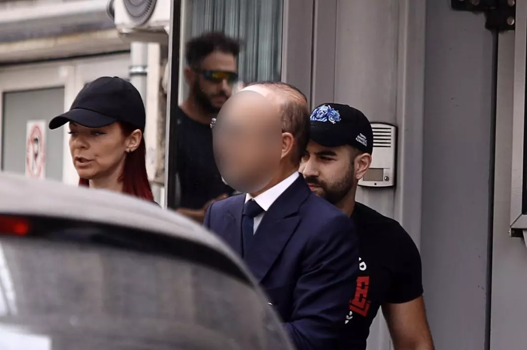 Γ. Μαζωνάκης: Η συνταγή που χρησιμοποίησε ως “άλλοθι” ο γιατρός για να αποδείξει ότι δεν ήταν παρών στην πλασμαφαίρεση