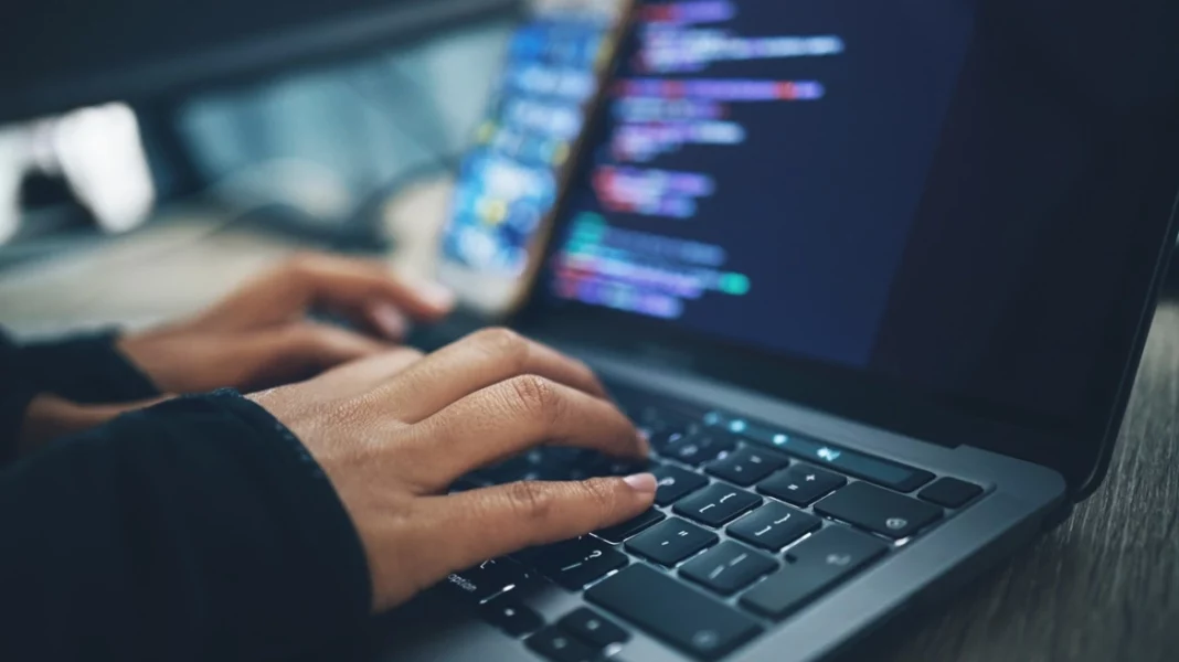 hacker Χάκερ έκλεψαν δεδομένα από τη δημοτική αρχή του Βερολίνου και ζήτησαν 2 εκατ. ευρώ σε λύτρα