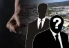 Άγρια κλοτσομπουνίδια εκδότη σε πρωτοκλασάτο φαλακρό κυβερνητικό στέλεχος με φόντο πολλά εκατομμύρια Άγρια κλοτσομπουνίδια εκδότη σε πρωτοκλασάτο φαλακρό κυβερνητικό στέλεχος με φόντο πολλά εκατομμύρια