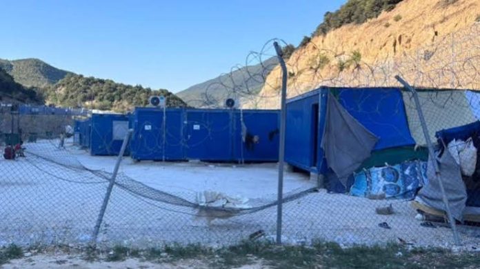 Νέα σοβαρά επεισόδια στη δομή μεταναστών στις Σέρρες: Έκοψαν καλώδιο, βύθισαν τον χώρο στο σκοτάδι και επιχείρησαν να…