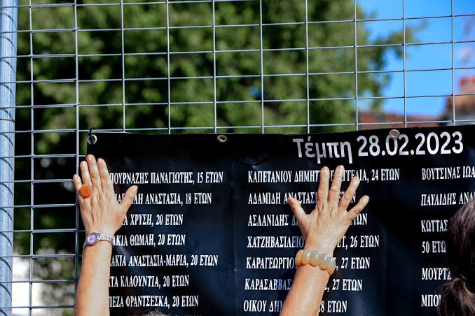 images (11) Τέμπη: Συγκλόνισαν το ακροατήριο οι οικογένειες Βλάχου και Πλακιά – «Στις 28 Φεβρουαρίου σταμάτησε ο χρόνος»