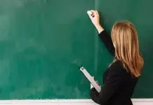 Αναπληρωτές εκπαιδευτικοί: Ουδέν μονιμότερον του προσωρινού; Δέκα χρόνια με μια βαλίτσα στο χέρι