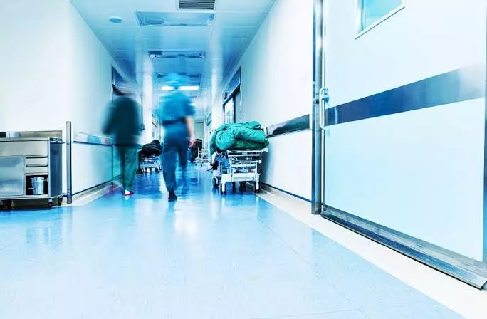 images (4) Μειωμένη χρηματοδότηση και περισσότερες αποχωρήσεις από προσλήψεις στο ΕΣΥ