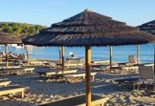 Συνελήφθη και η 21χρονη που ήταν με τον 76χρονο μετά τον θάνατο του 82χρονου στην πλαζ Βουλιαγμένης, κατηγορείται για συνέργεια Συνελήφθη και η 21χρονη που ήταν με τον 76χρονο μετά τον θάνατο του 82χρονου στην πλαζ Βουλιαγμένης, κατηγορείται για…