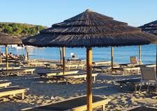Συνελήφθη και η 21χρονη που ήταν με τον 76χρονο μετά τον θάνατο του 82χρονου στην πλαζ Βουλιαγμένης, κατηγορείται για συνέργεια Συνελήφθη και η 21χρονη που ήταν με τον 76χρονο μετά τον θάνατο του 82χρονου στην πλαζ Βουλιαγμένης, κατηγορείται για…