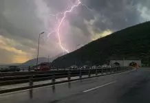Ιωάννινα: Κεραυνός σκότωσε κοπάδι και ανεμοστρόβιλος κατέστρεψε εγκαταστάσεις κτηνοτροφικής μονάδας