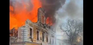 Η Ρωσία χτύπησε κτίριο της Ακαδημίας Επιστημών στο Κίεβο – Άνθρωποι κρέμονται από τα παράθυρα, η Ουκρανία “πληρώνει το…