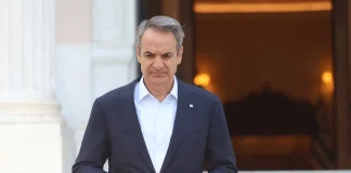 Ακρίβεια και καλώδιο οι δύο δύσκολοι «κάβοι» της κυβέρνησης Μητσοτάκης: «Βρείτε τα με όλους!» – Με ποιους καναλάρχες στήνει γέφυρες για να διασωθεί;