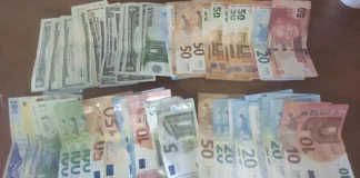 Συνελήφθησαν τρεις αλλοδαποί που ξάφριζαν τουρίστες στο κέντρο της Αθήνας Συνελήφθησαν τρεις αλλοδαποί που ξάφριζαν τουρίστες στο κέντρο της Αθήνας