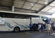 Παρολίγον τραγωδία στην Εύβοια: Λεωφορείο «έχασε» 2 λάστιχα εν κινήσει – Έγδαρε το οδόστρωμα