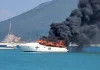 Θαλαμηγός τυλίχθηκε στις φλόγες στη Λευκάδα: Διασώθηκαν οι τρεις επιβαίνοντες, δείτε βίντεο
