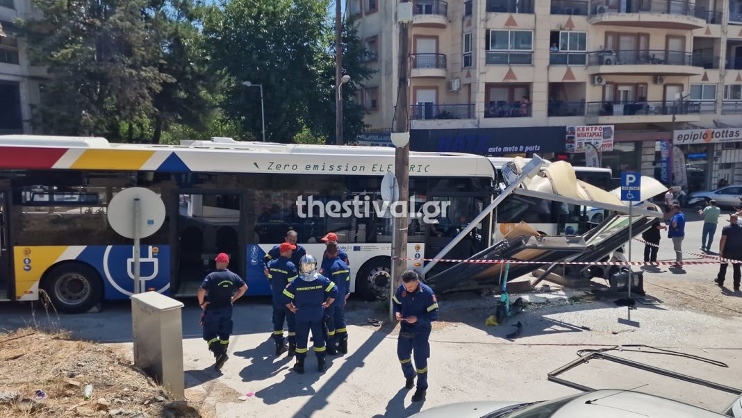 leoforeio-stasi Θεσσαλονίκη: Λεωφορείο έπεσε σε στάση – Τέσσερις τραυματίες, μια 60χρονη με κρανιοεγκαφαλικές κακώσεις– Στο…