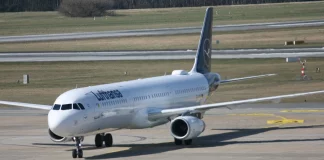 Αναγκαστική προσγείωση αεροσκάφους της Lufthansa στη Λυών: Powerbank έπιασε φωτιά εν πτήσει Αναγκαστική προσγείωση αεροσκάφους της Lufthansa στη Λυών: Powerbank έπιασε φωτιά εν πτήσει