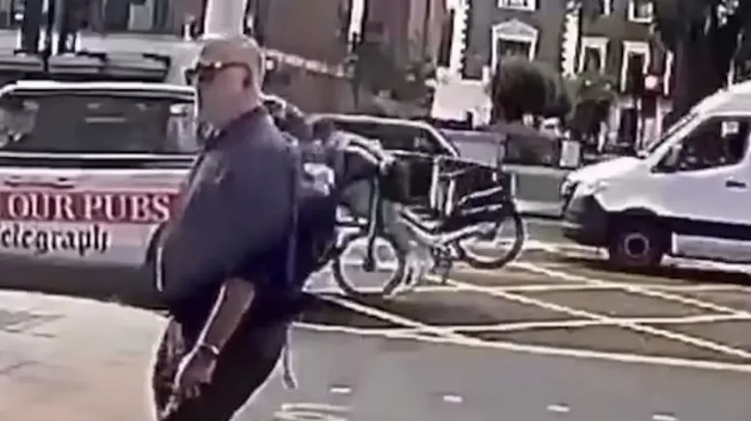 luk_hollman_accident Σοκαριστικό ατύχημα με ηλεκτρικό ποδήλατο για αθλητή του κρίκετ στο Λονδίνο: Η στιγμή που καρφώθηκε με το κεφάλι στο…