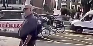 Σοκαριστικό ατύχημα με ηλεκτρικό ποδήλατο για αθλητή του κρίκετ στο Λονδίνο: Η στιγμή που καρφώθηκε με το κεφάλι στο πίσω τζάμι ταξί Σοκαριστικό ατύχημα με ηλεκτρικό ποδήλατο για αθλητή του κρίκετ στο Λονδίνο: Η στιγμή που καρφώθηκε με το κεφάλι στο…
