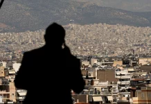 Συνελήφθη 48χρονος «χαμαιλέοντας» στη Νέα Μάκρη: Εξαπατούσε κόσμο με ενοικιαζόμενα ΙΧ, σπίτια και «ρυθμίσεις» χρεών Συνελήφθη 48χρονος «χαμαιλέοντας» στη Νέα Μάκρη: Εξαπατούσε κόσμο με ενοικιαζόμενα ΙΧ, σπίτια και «ρυθμίσεις» χρεών