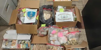 Δύο συλλήψεις για διακίνηση ναρκωτικών σε Πειραιά και Ρόδο, κατασχέθηκαν σχεδόν 1 εκατ. €, δείτε φωτογραφίες