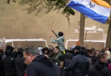 Άγρια επεισόδια μεταξύ αστυνομίας και ακροδεξιών σε διαδήλωση στη Χάγη, βίντεο και φωτογραφίες Άγρια επεισόδια μεταξύ αστυνομίας και ακροδεξιών σε διαδήλωση στη Χάγη, βίντεο και φωτογραφίες