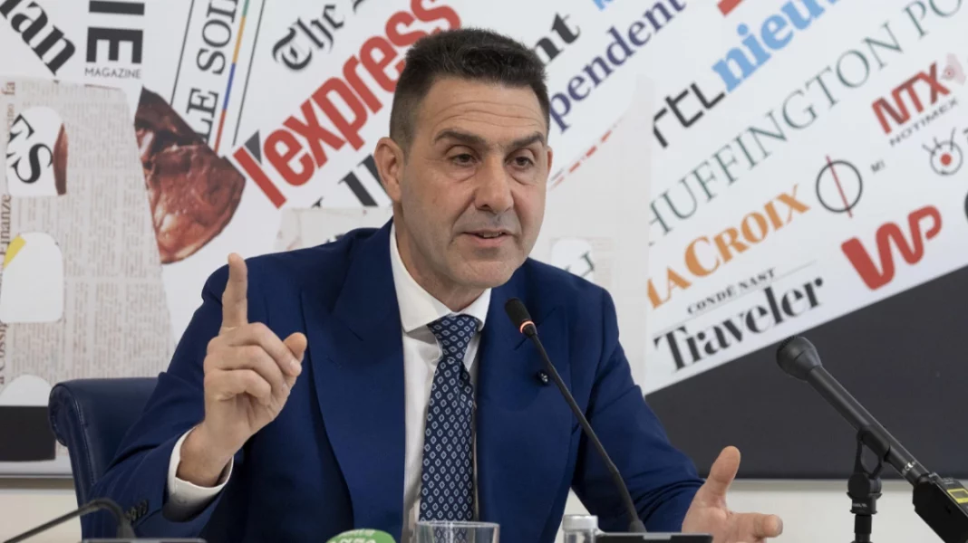 Προκαταρκτική έρευνα διενεργεί η στρατιωτική εισαγγελία της Ρώμης σε βάρος του αρχηγού του ακροδεξιού κόμματος «Εθνικό…