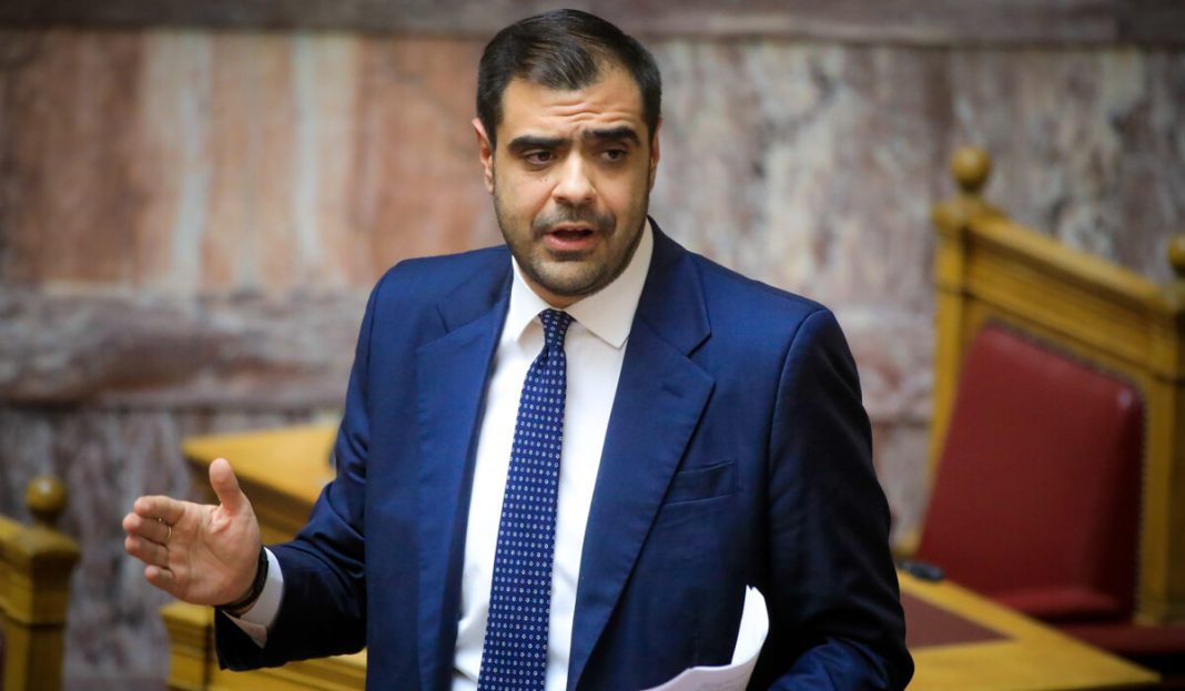 Παύλος Μαρινάκης: Άκρα